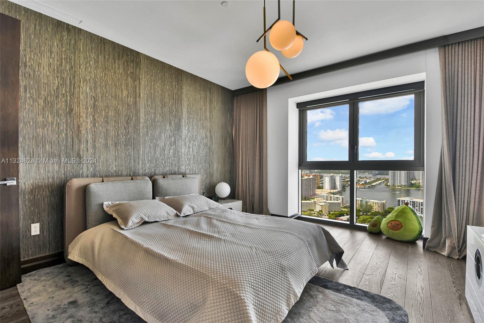 Mansions at Acqualina - Residential