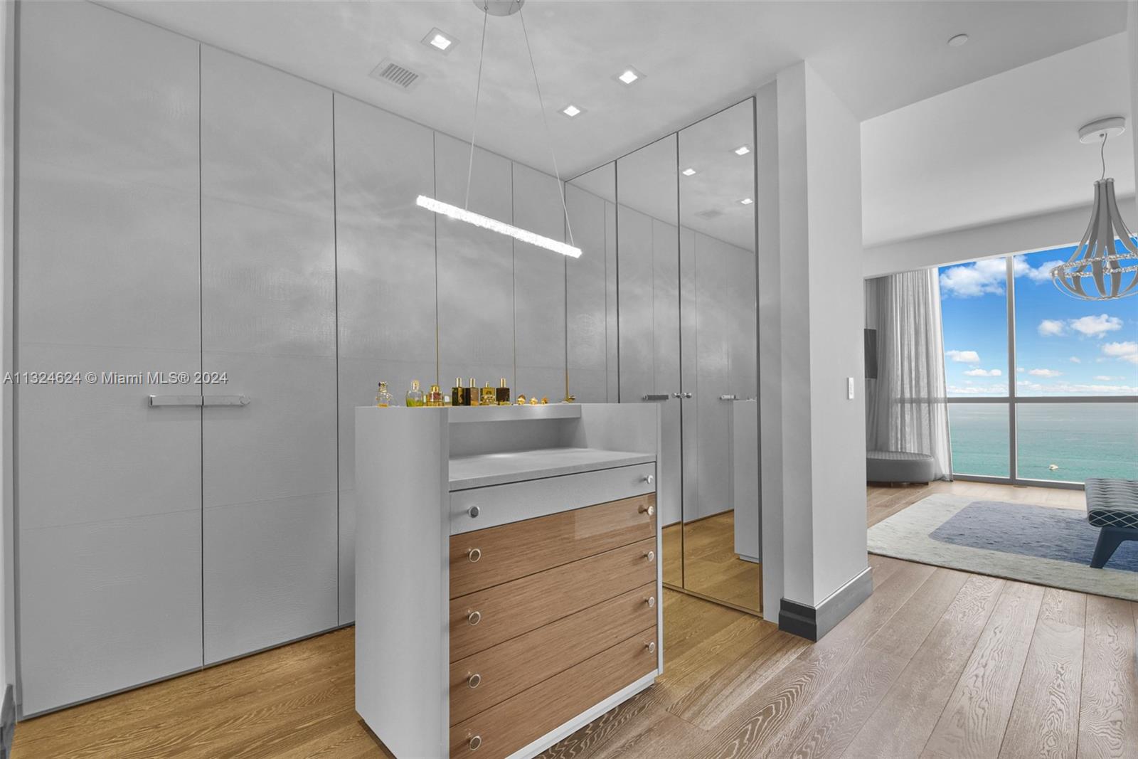 Mansions at Acqualina - Residential