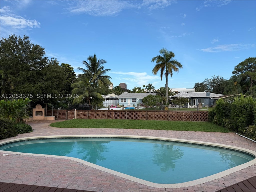 Photo of 800 SW 8th Ter, Fort Lauderdale, FL 33315 (MLS # A12088375)