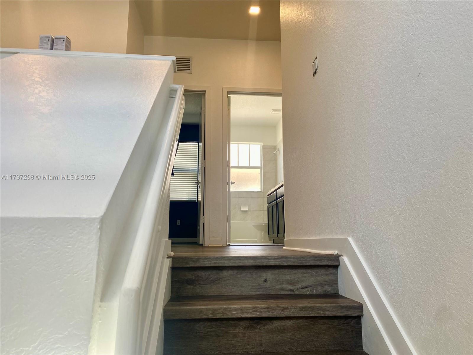 SUMMERVILLE VILLAS - Residential Lease