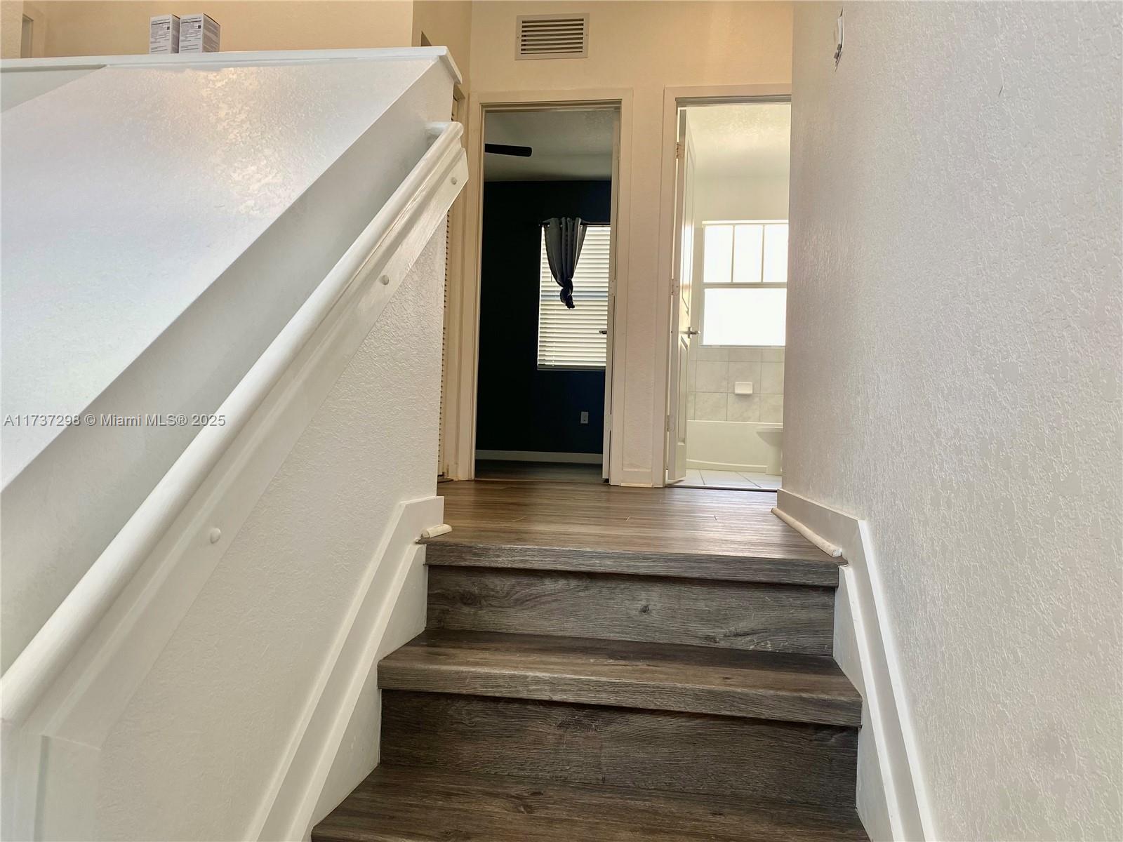 SUMMERVILLE VILLAS - Residential Lease