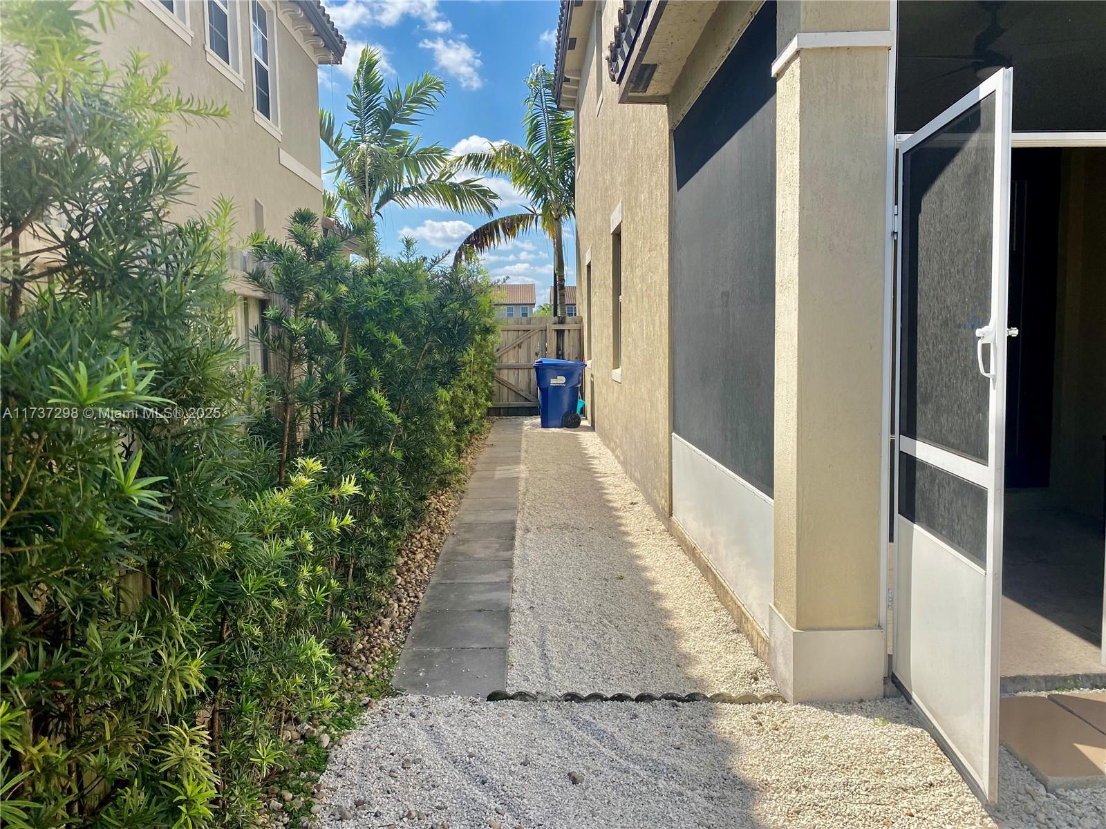 SUMMERVILLE VILLAS - Residential Lease