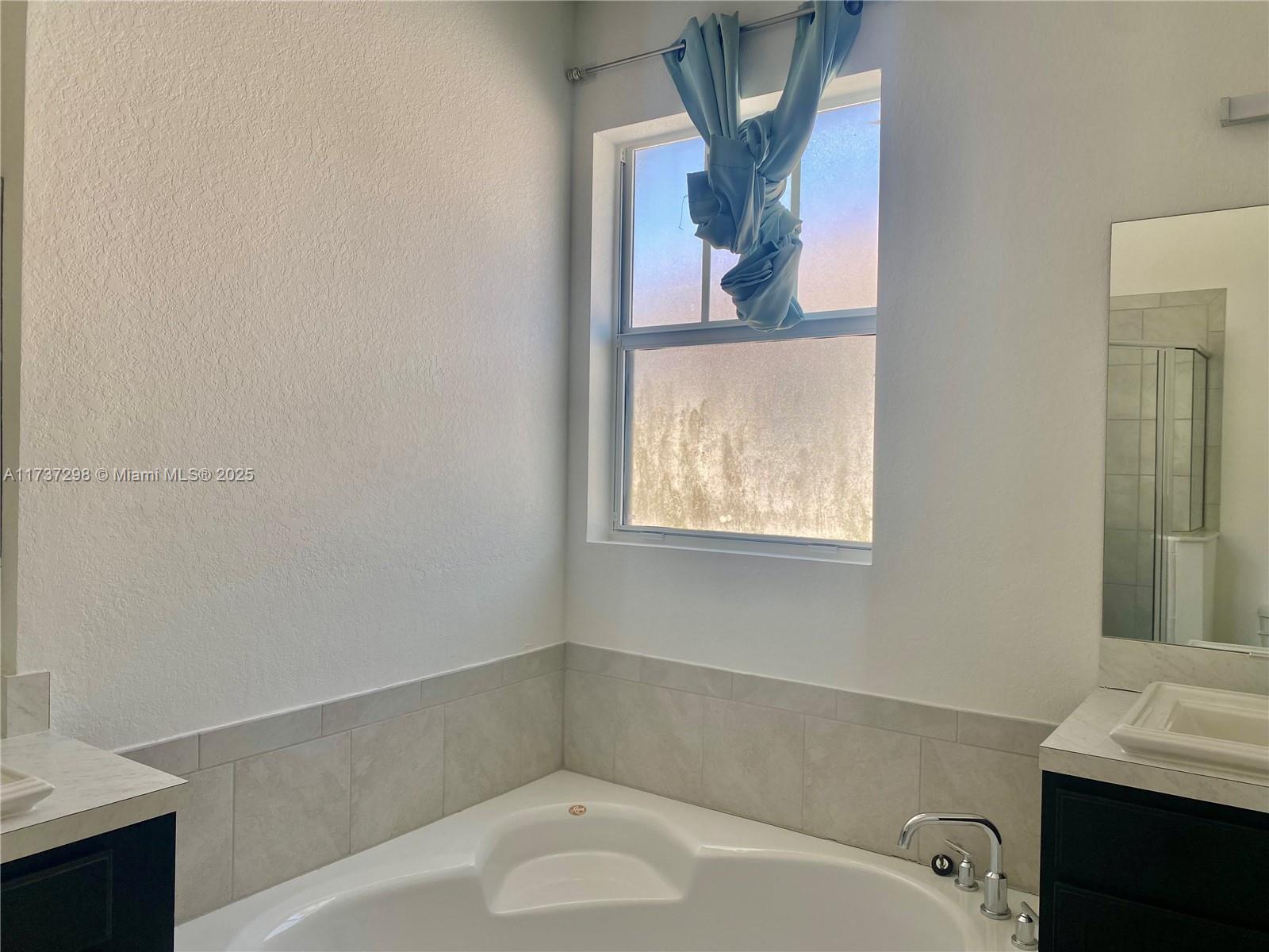 SUMMERVILLE VILLAS - Residential Lease