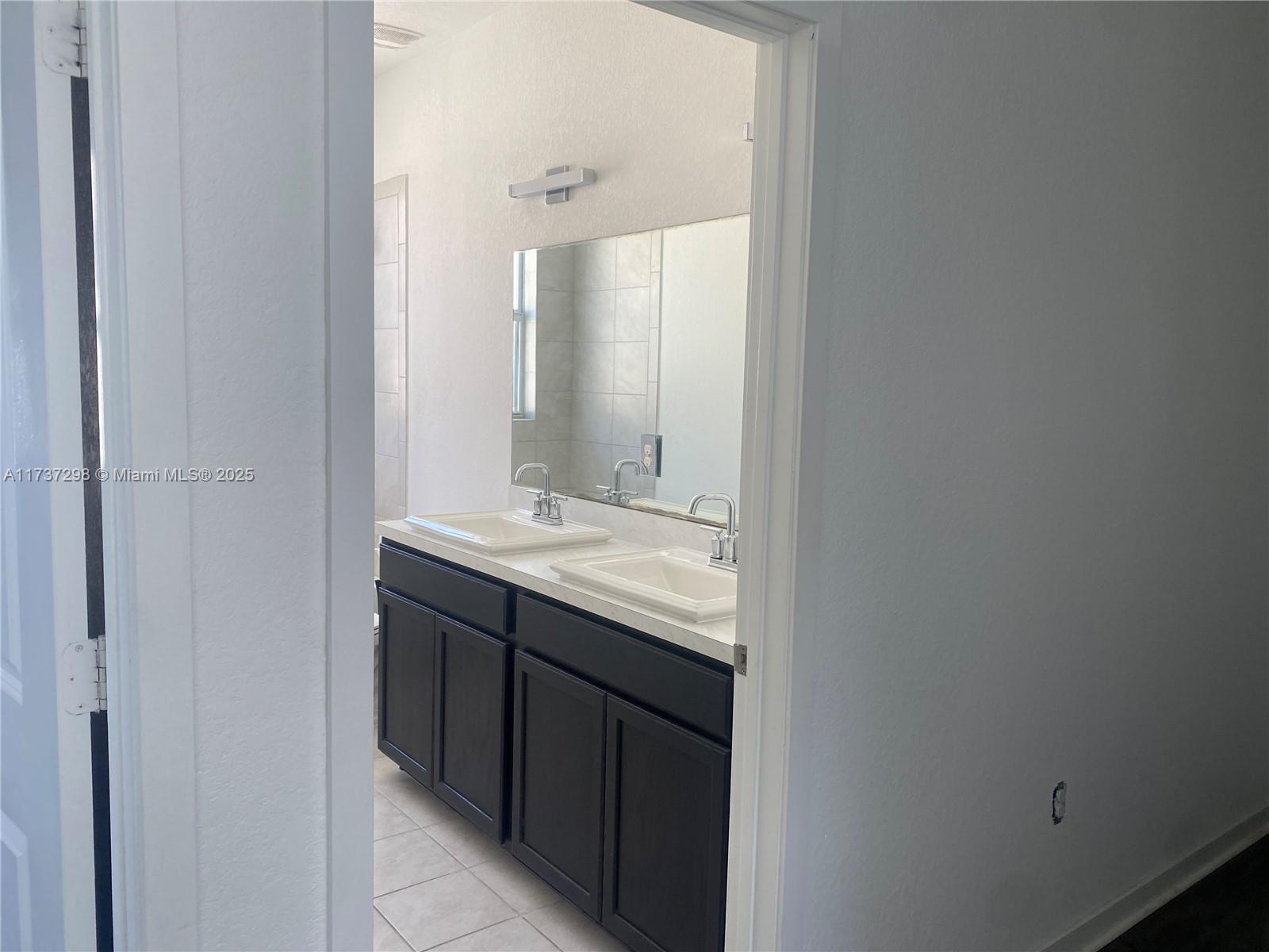 SUMMERVILLE VILLAS - Residential Lease