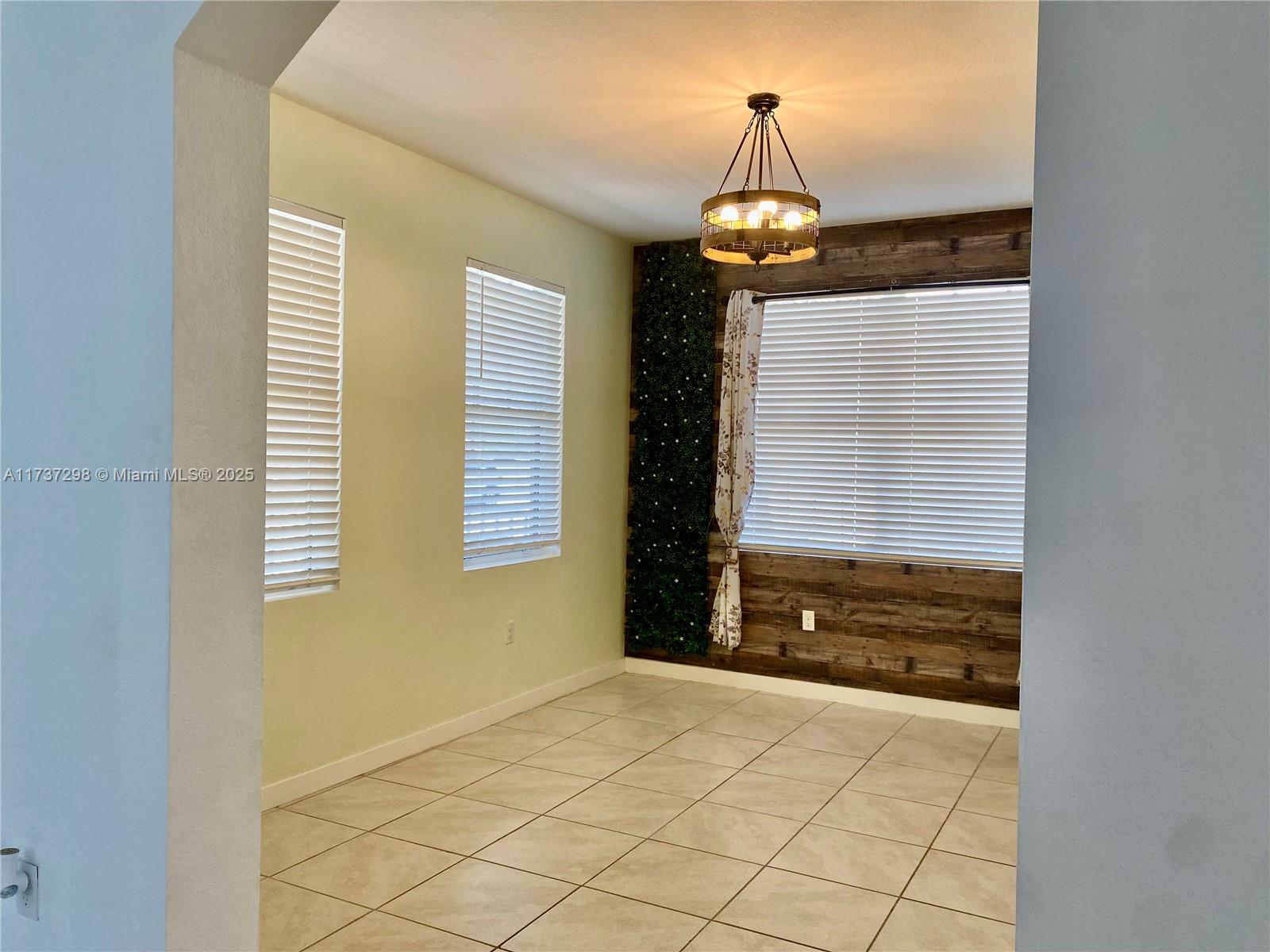 SUMMERVILLE VILLAS - Residential Lease
