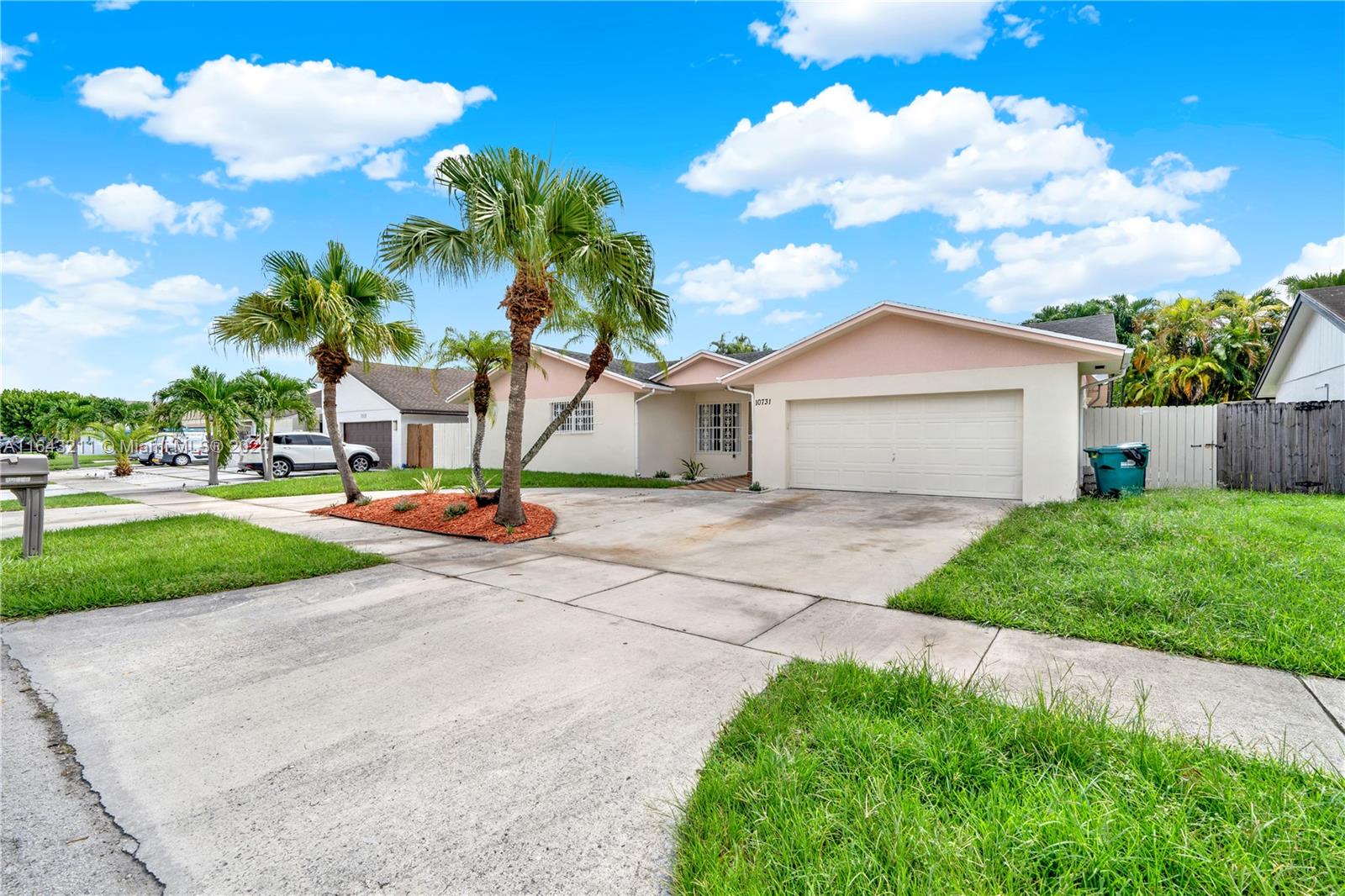 CARAVEL AT CALUSA - Residential Lease