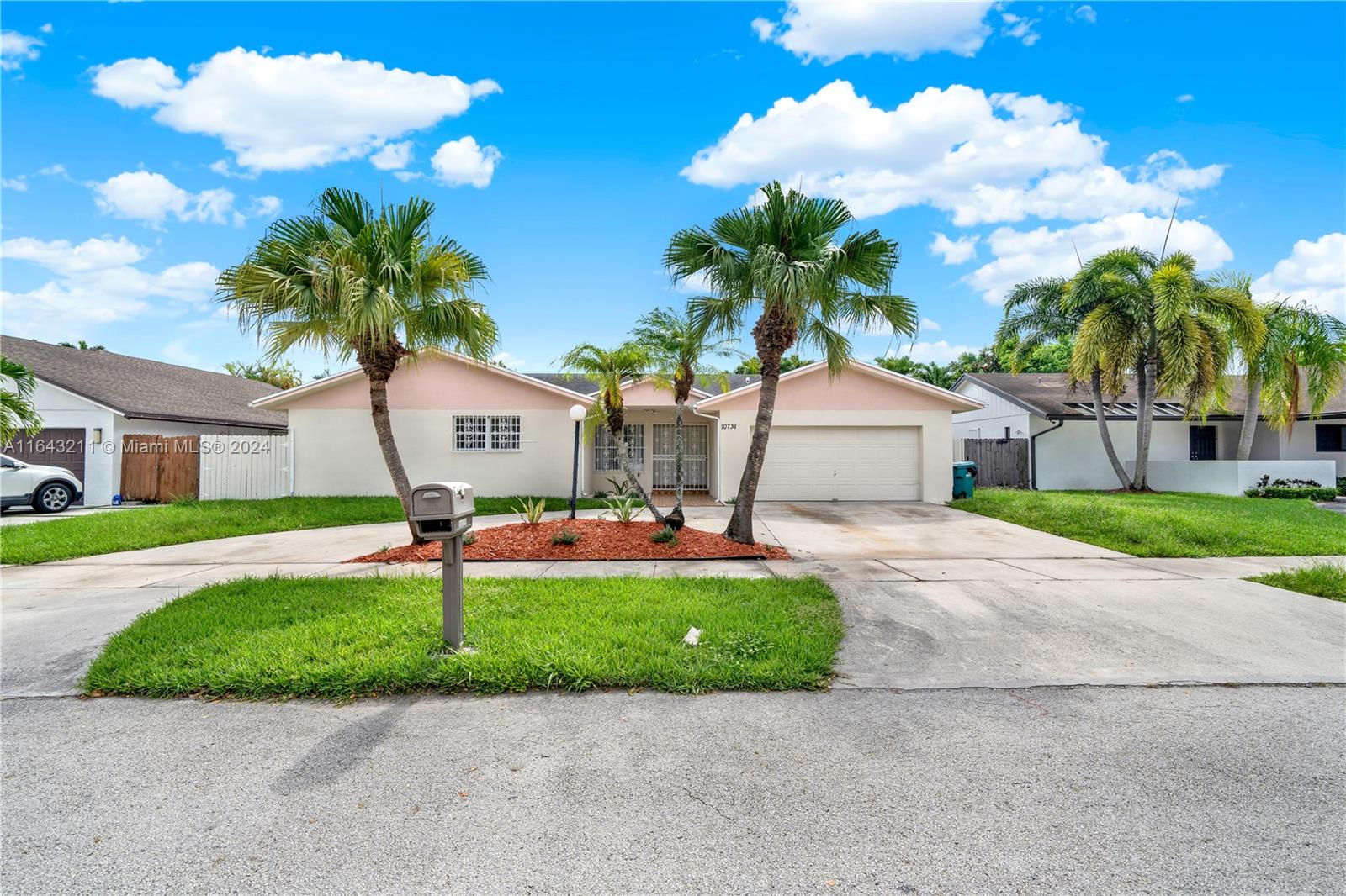 CARAVEL AT CALUSA - Residential Lease