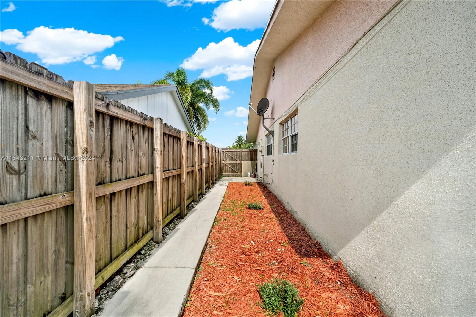 CARAVEL AT CALUSA - Residential Lease