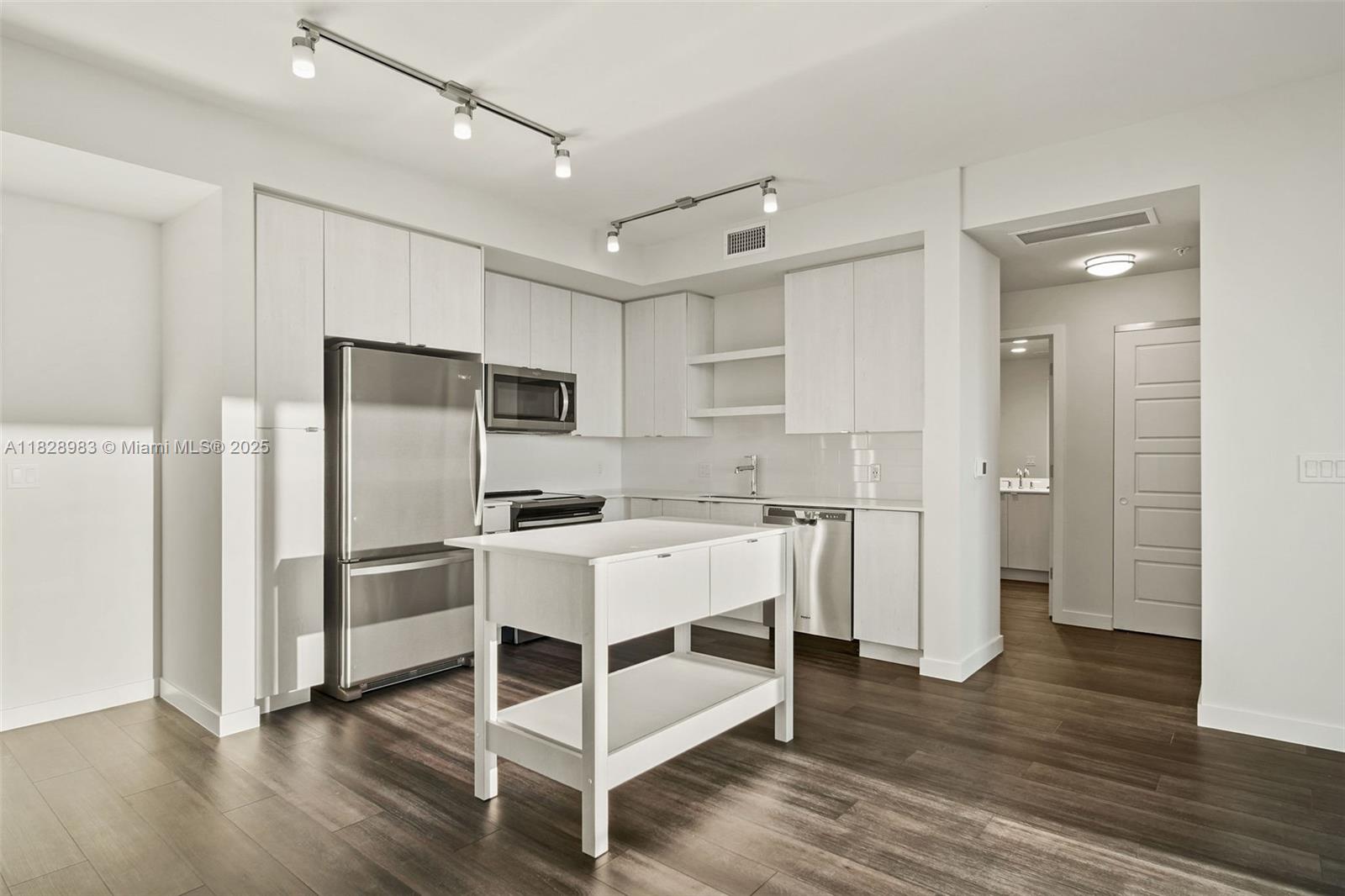 555 NE 8th St PH2303