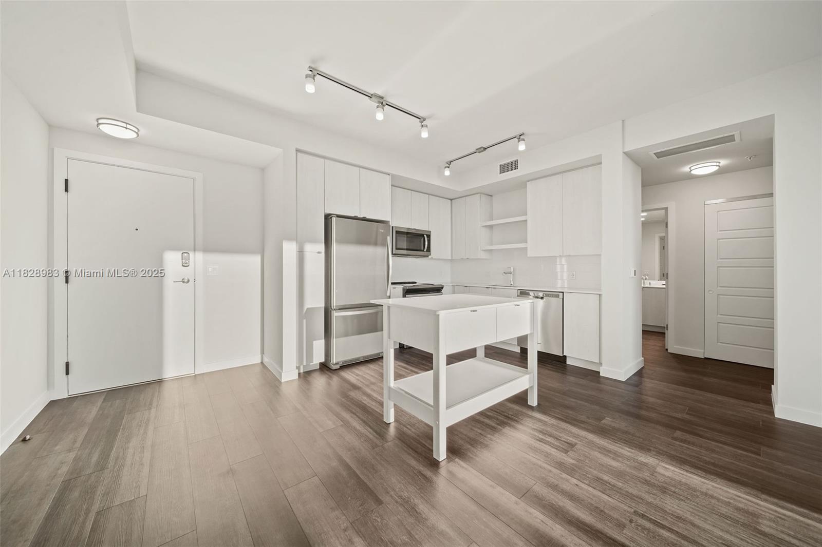 555 NE 8th St PH2303