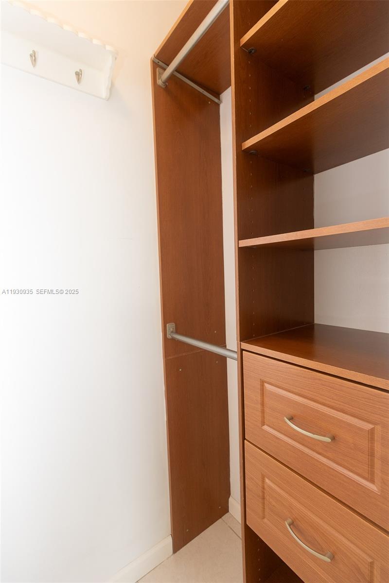 STRATFORD HOUSE CONDO - Residential