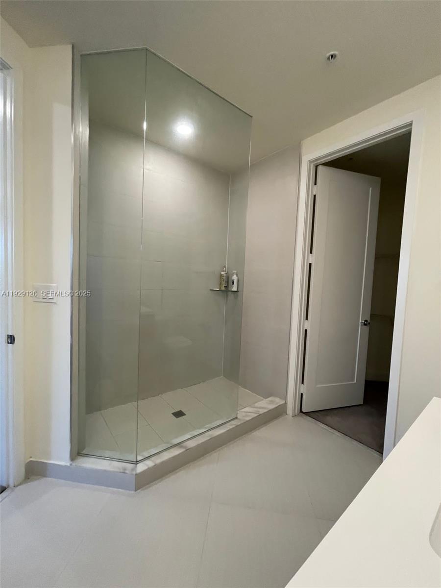 LANDMARK AT DORAL CONDO N - Residential Lease