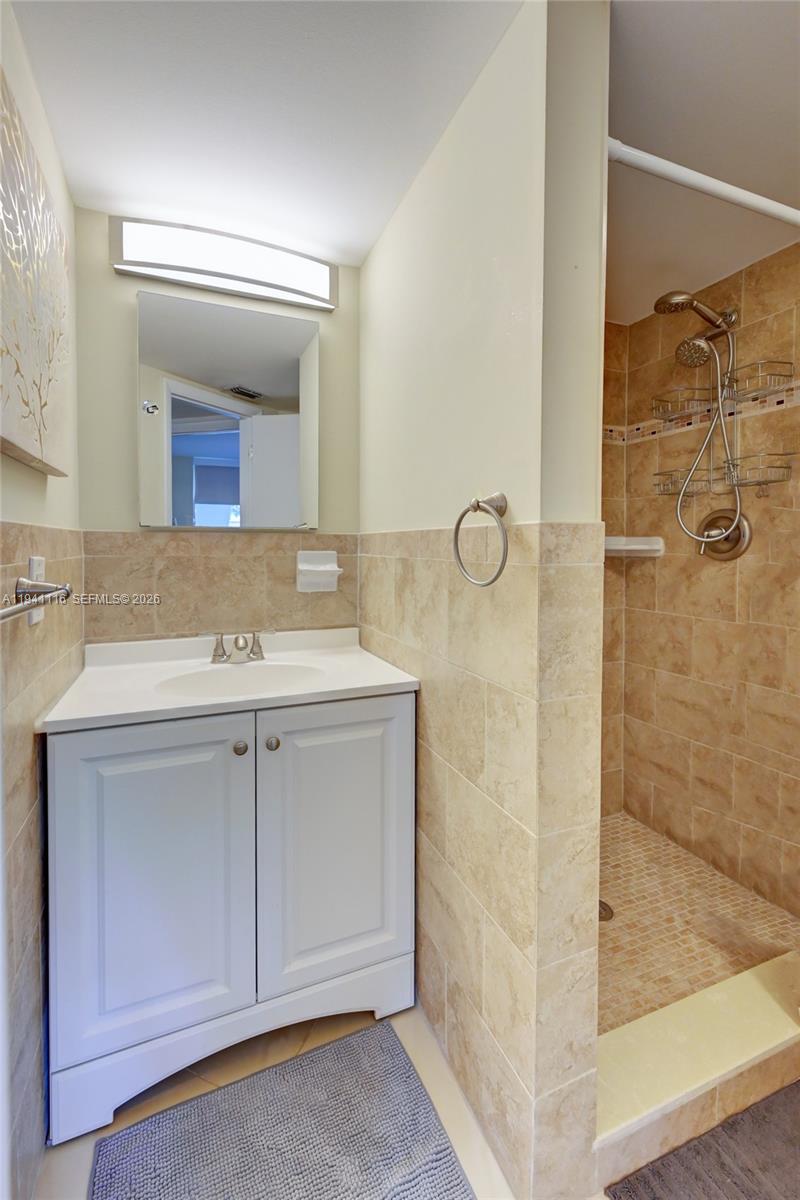 CROSS FOX CONDO - Residential