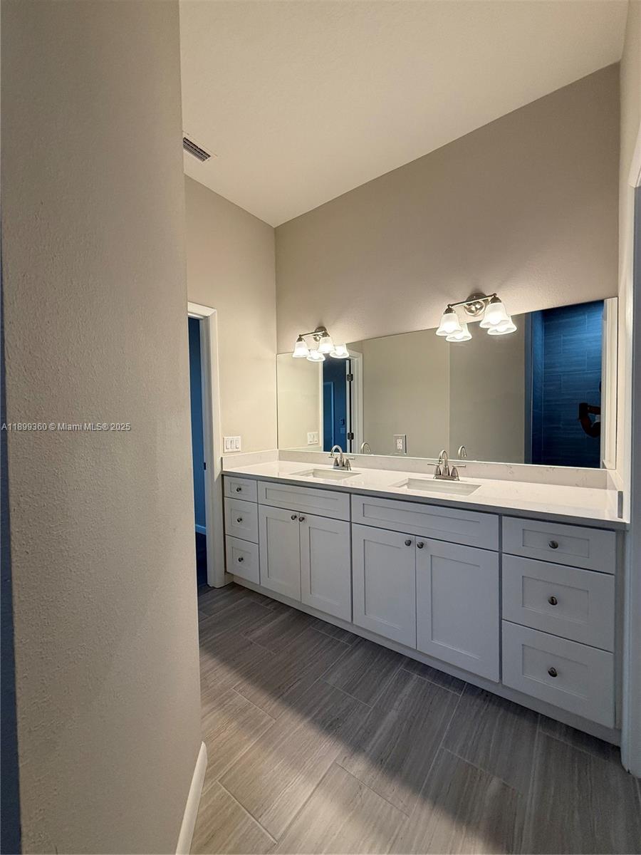 PORT LABELLE - Residential Lease