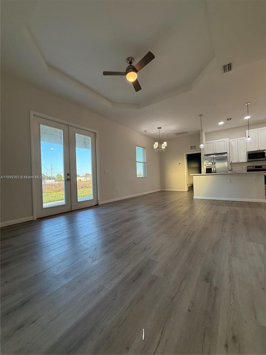 PORT LABELLE - Residential Lease