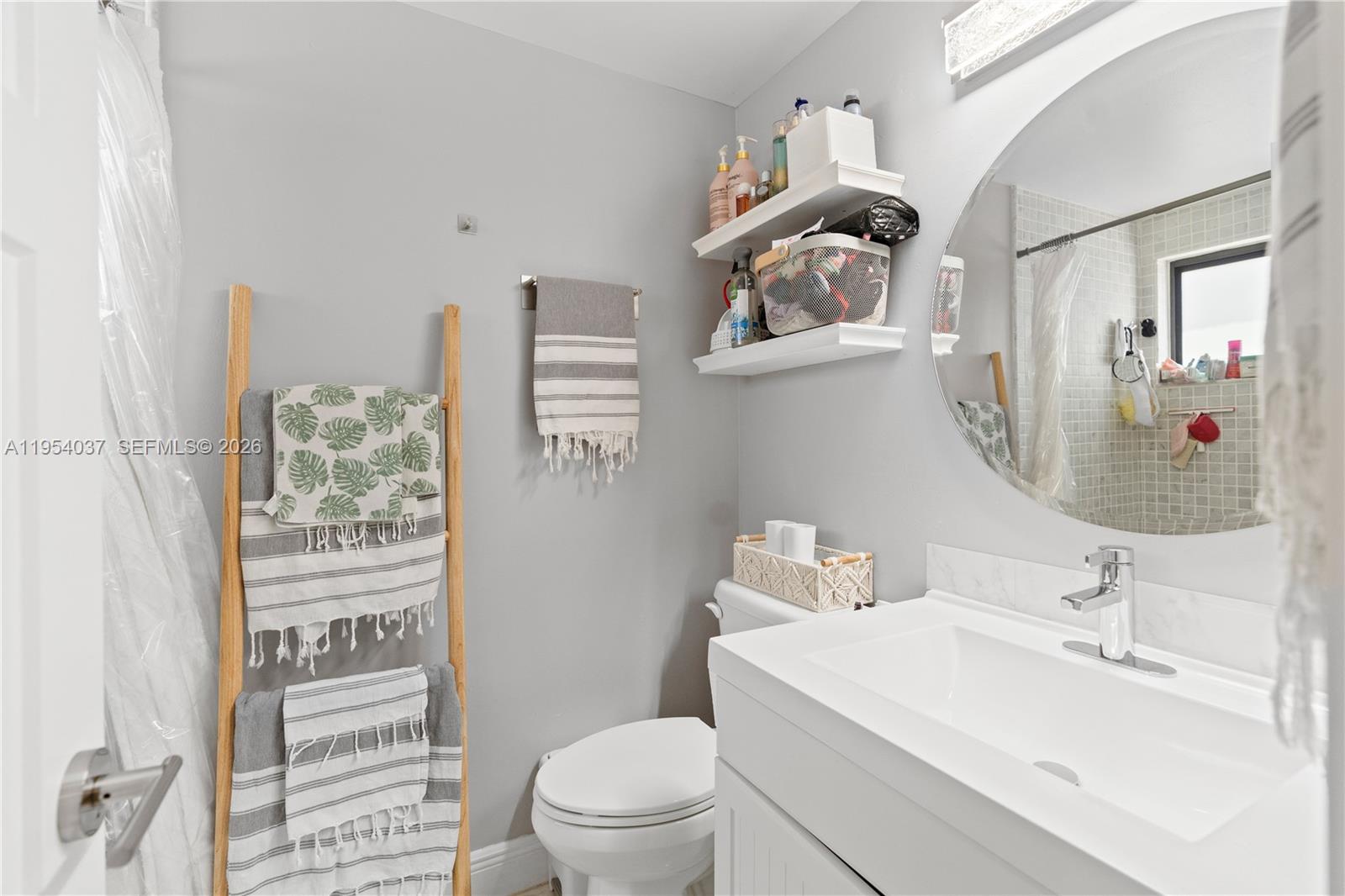 COSTAIN VILLAS HARBOR VIL - Residential