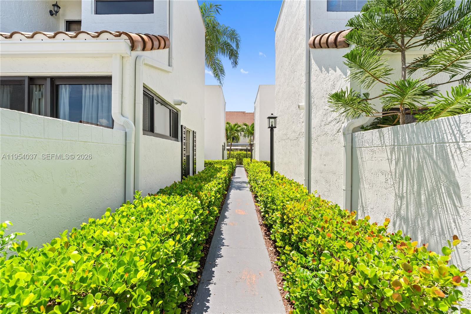 COSTAIN VILLAS HARBOR VIL - Residential