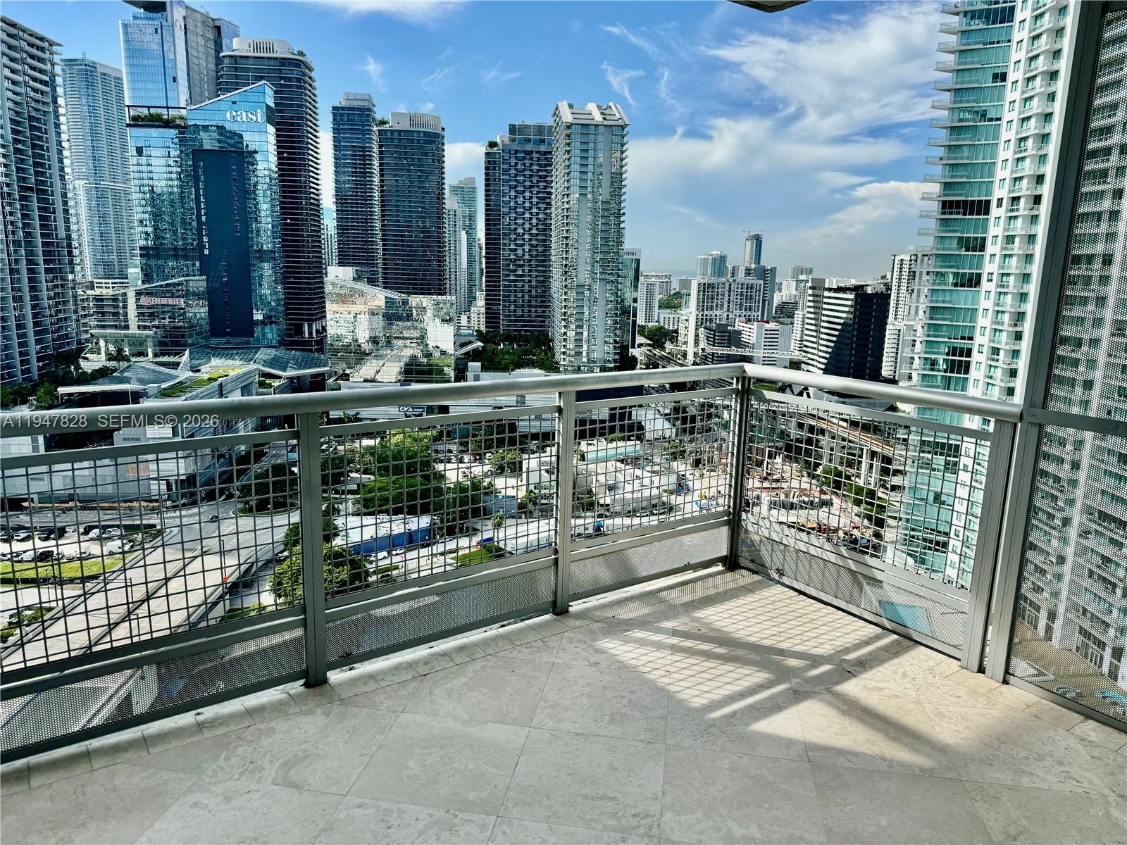 WIND CONDO - Residential