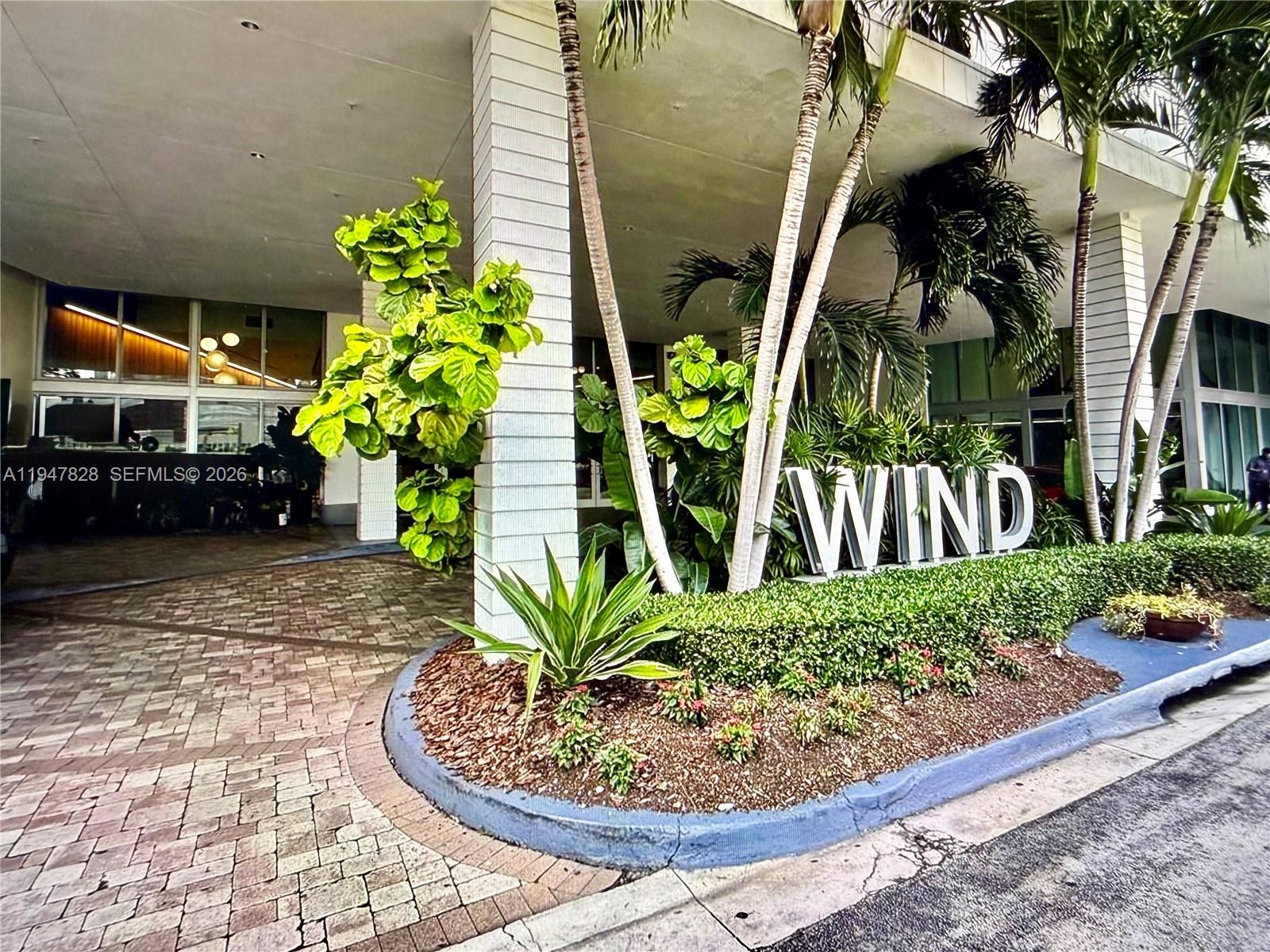 WIND CONDO - Residential