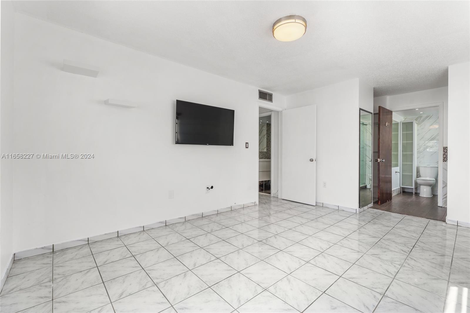 COLLINS VISTA CONDO - Residential