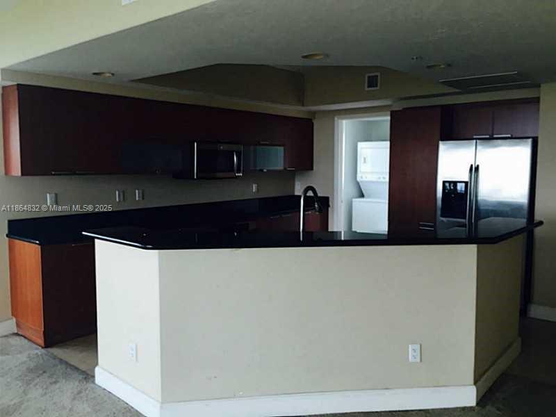 THE OAKS I CONDO - Residential