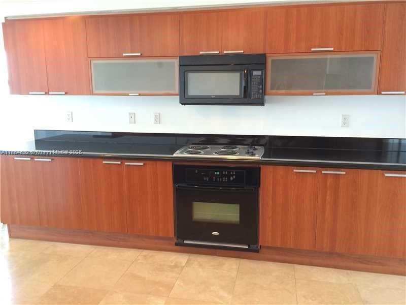 THE OAKS I CONDO - Residential