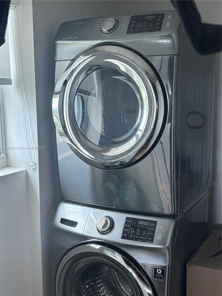 THE OAKS I CONDO - Residential