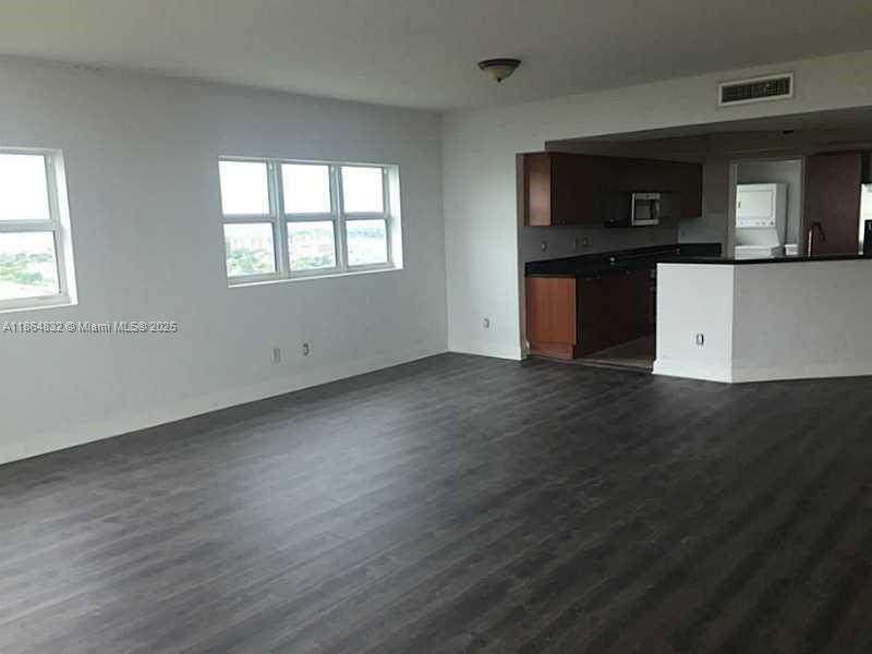 THE OAKS I CONDO - Residential