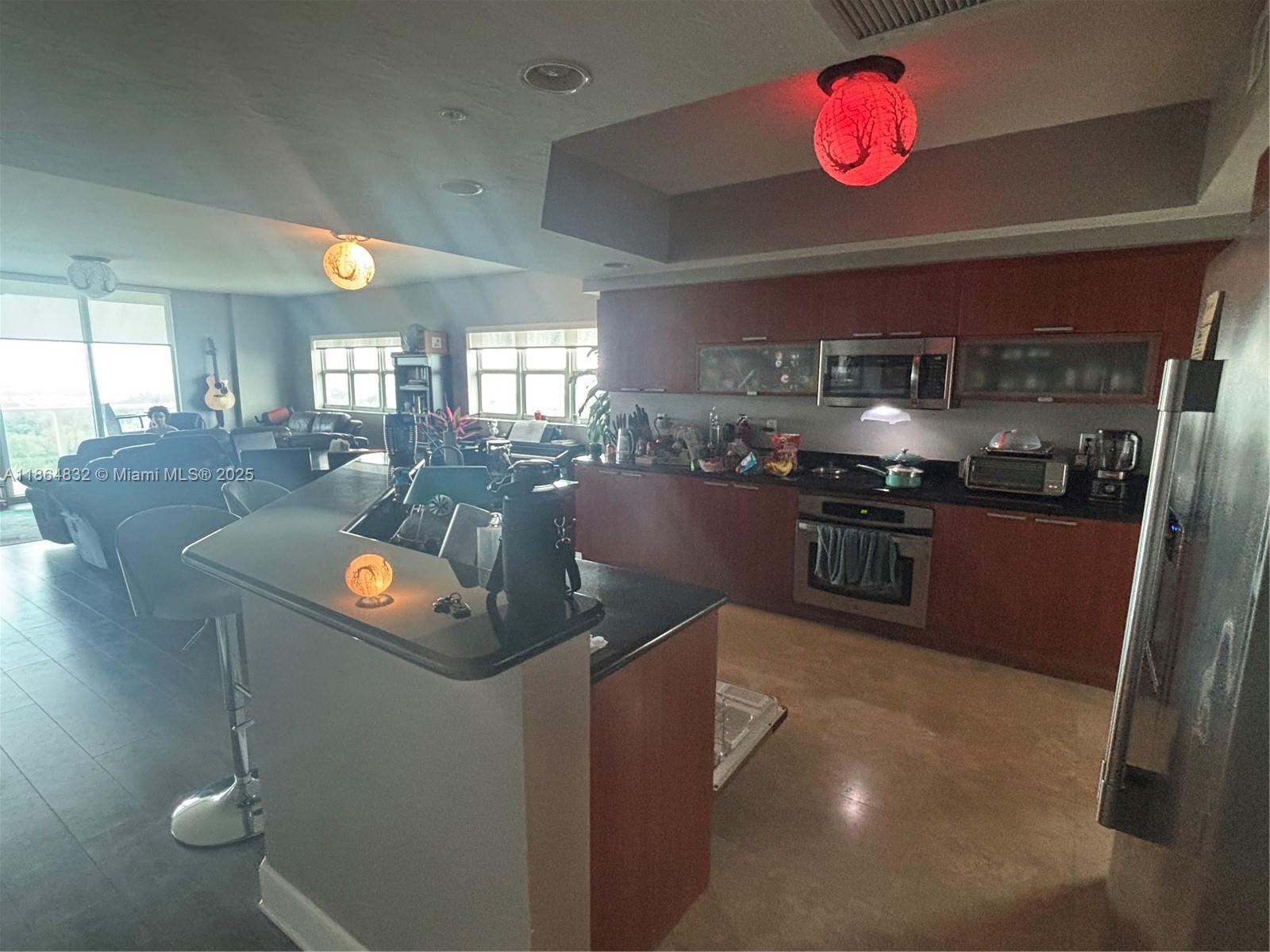 THE OAKS I CONDO - Residential