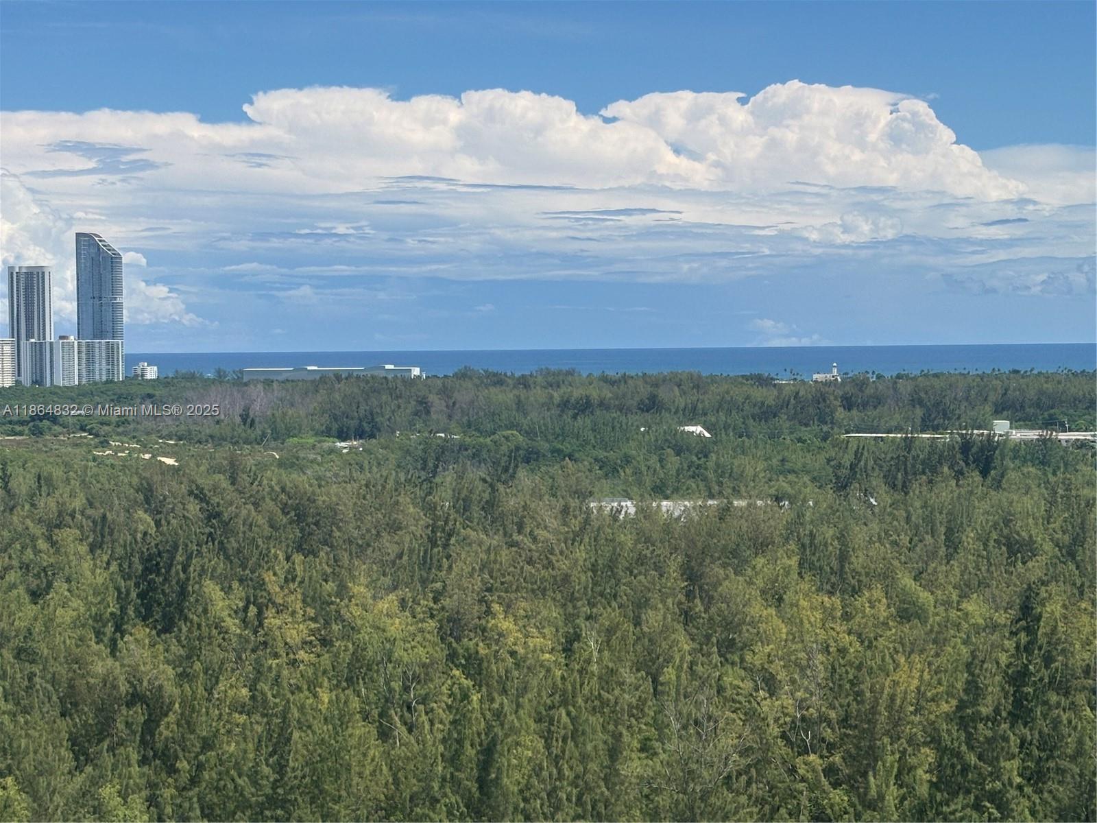 THE OAKS I CONDO - Residential