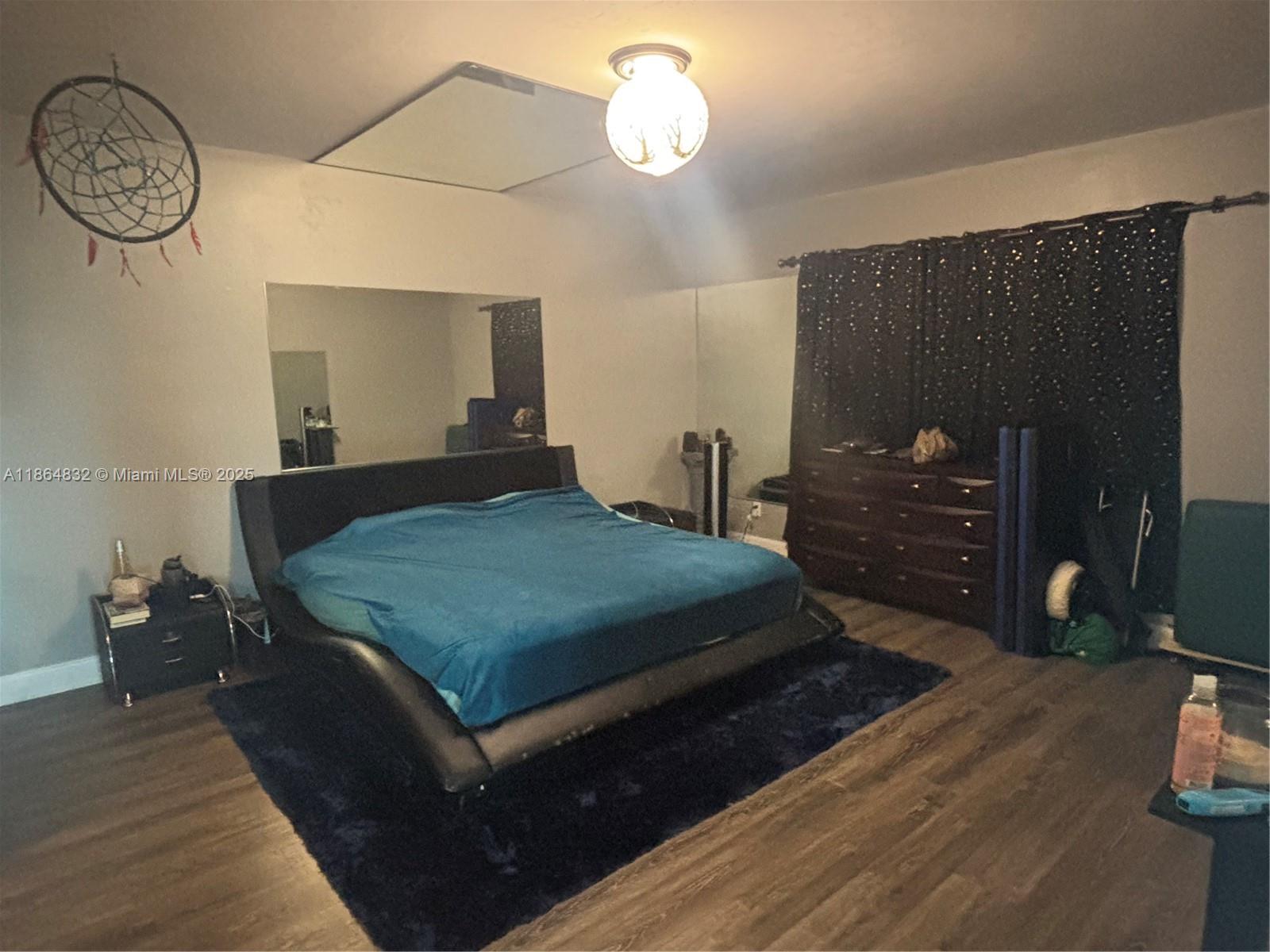 THE OAKS I CONDO - Residential