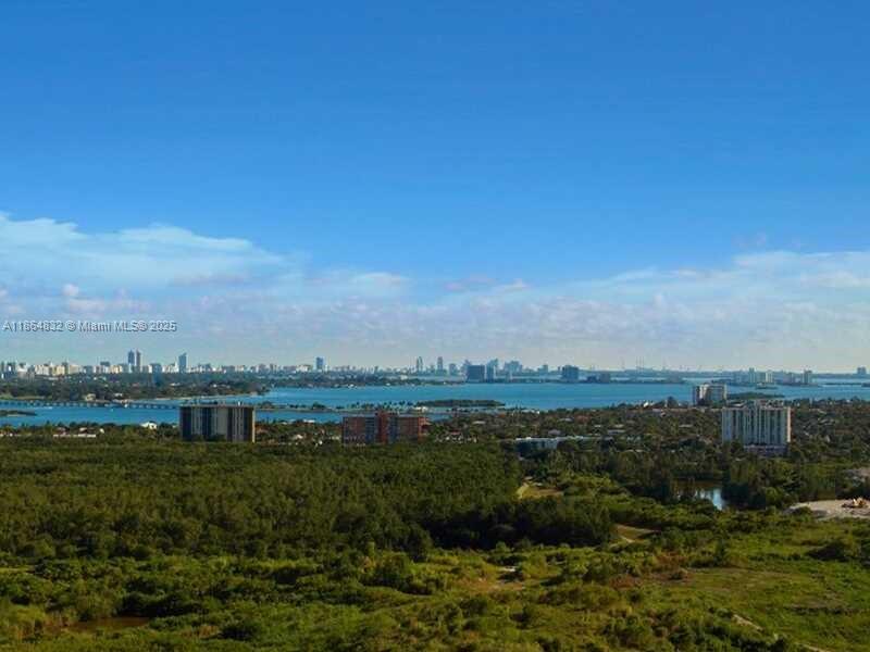 THE OAKS I CONDO - Residential