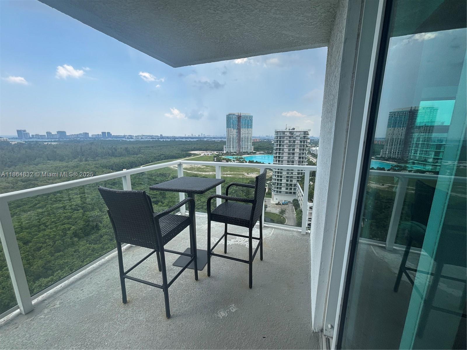 THE OAKS I CONDO - Residential