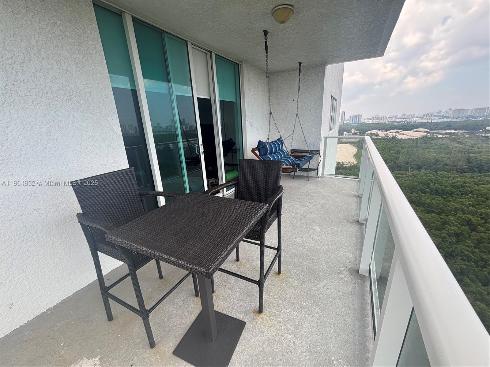 THE OAKS I CONDO - Residential