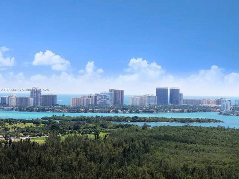 THE OAKS I CONDO - Residential