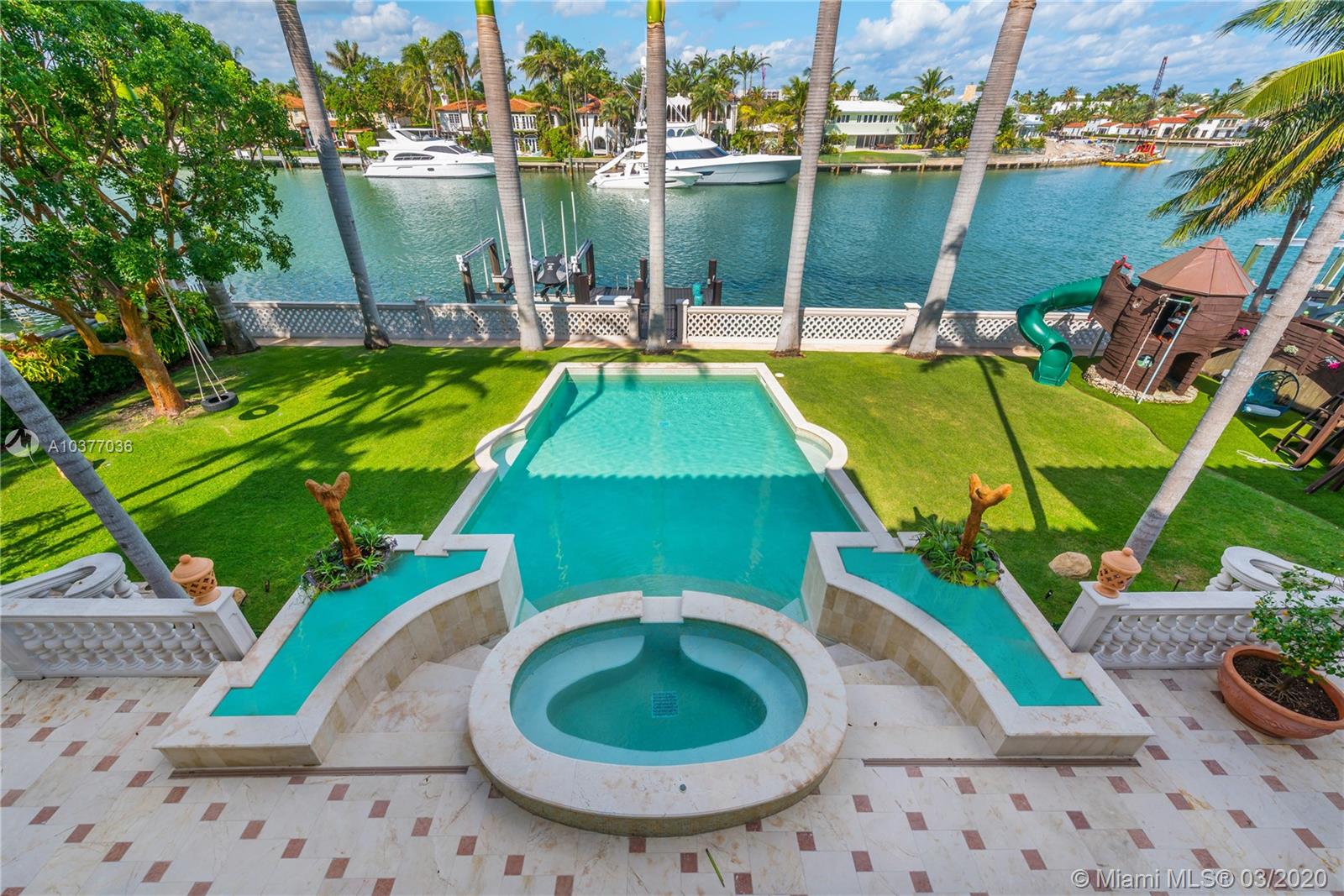 SUNSET ISLANDS-ISLAND NO - Residential