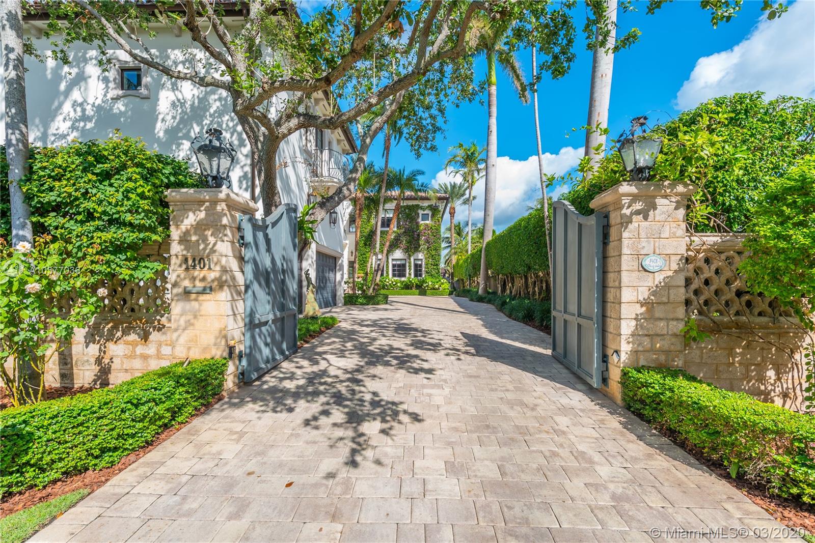 SUNSET ISLANDS-ISLAND NO - Residential