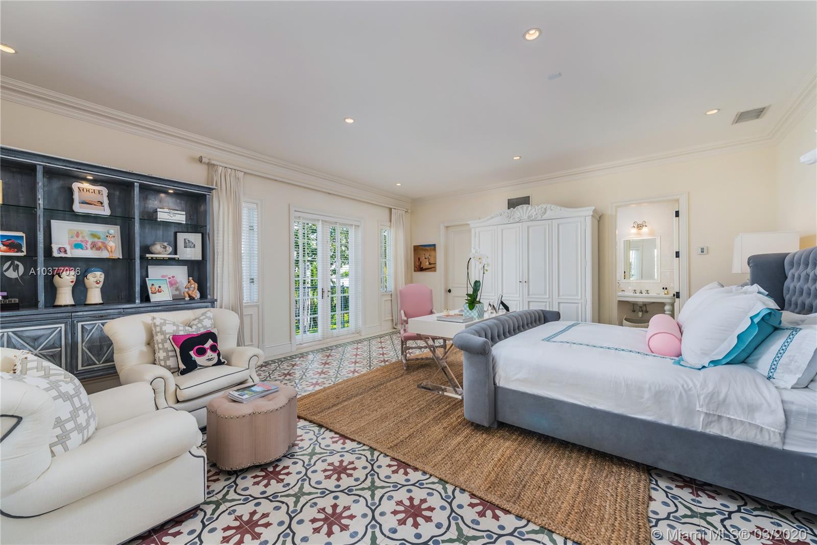 SUNSET ISLANDS-ISLAND NO - Residential