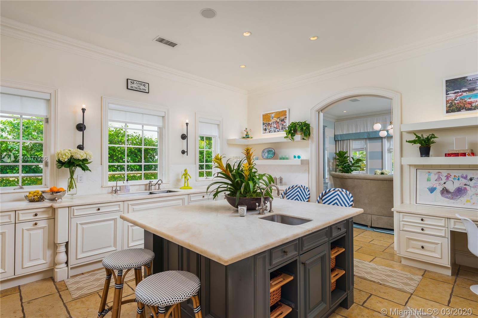 SUNSET ISLANDS-ISLAND NO - Residential