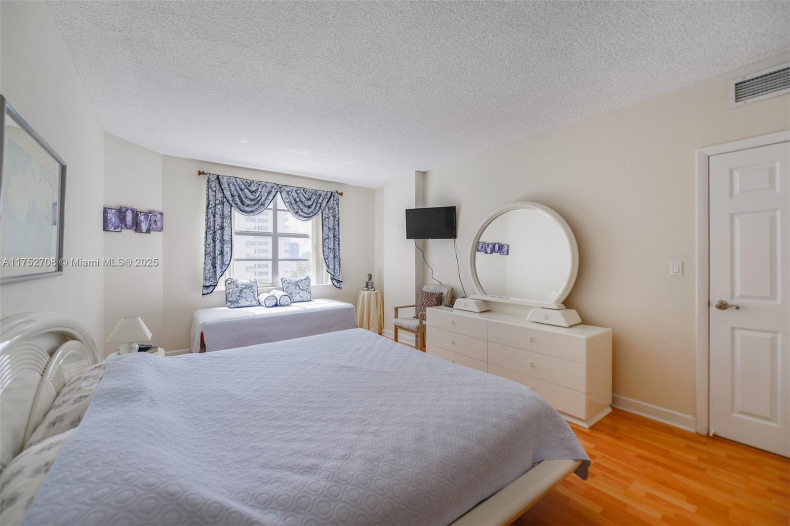 HEMISPHERES CONDO - Residential