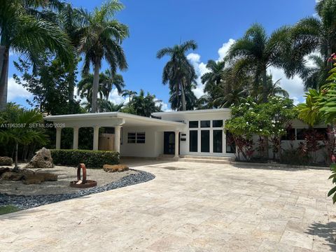 827 N Southlake Dr 827 Hollywood FL 33019