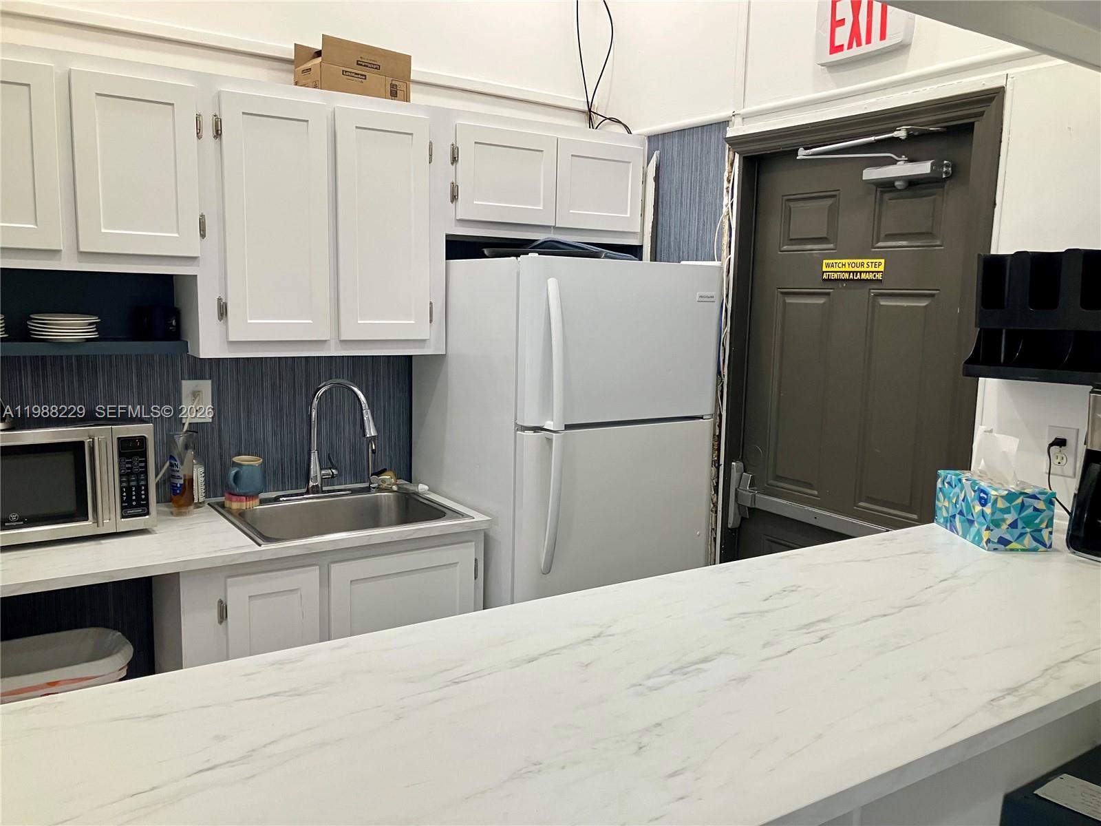 MEADOWS CONDO - Residential