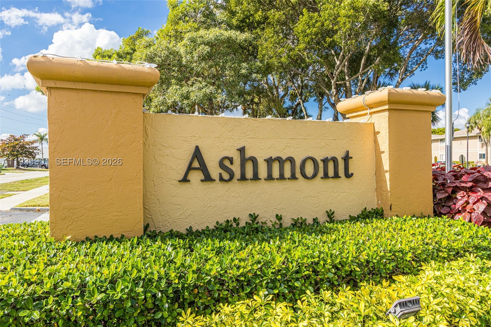 7552 Ashmont Cir