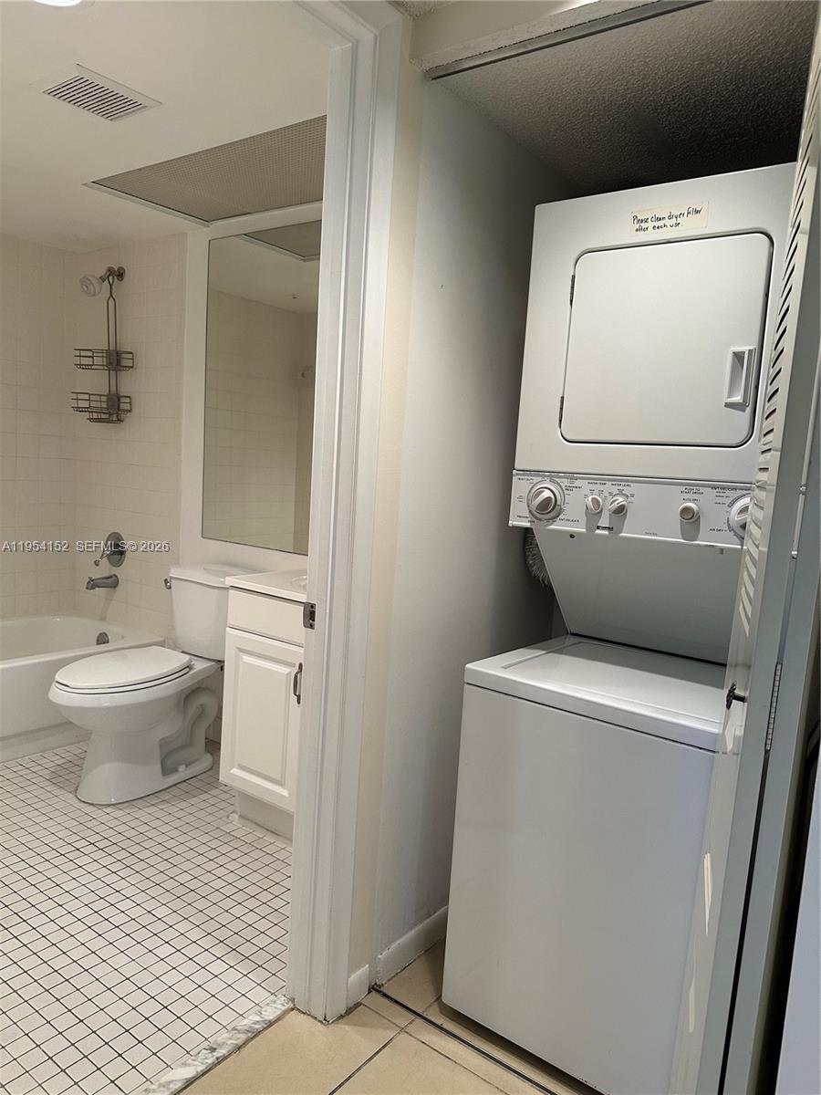 BUCKINGHAM EAST AT CENTUR - Residential Lease
