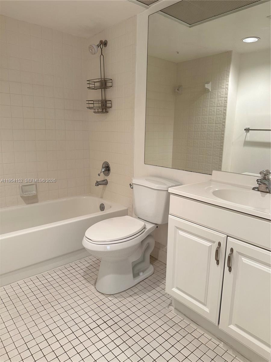 BUCKINGHAM EAST AT CENTUR - Residential Lease