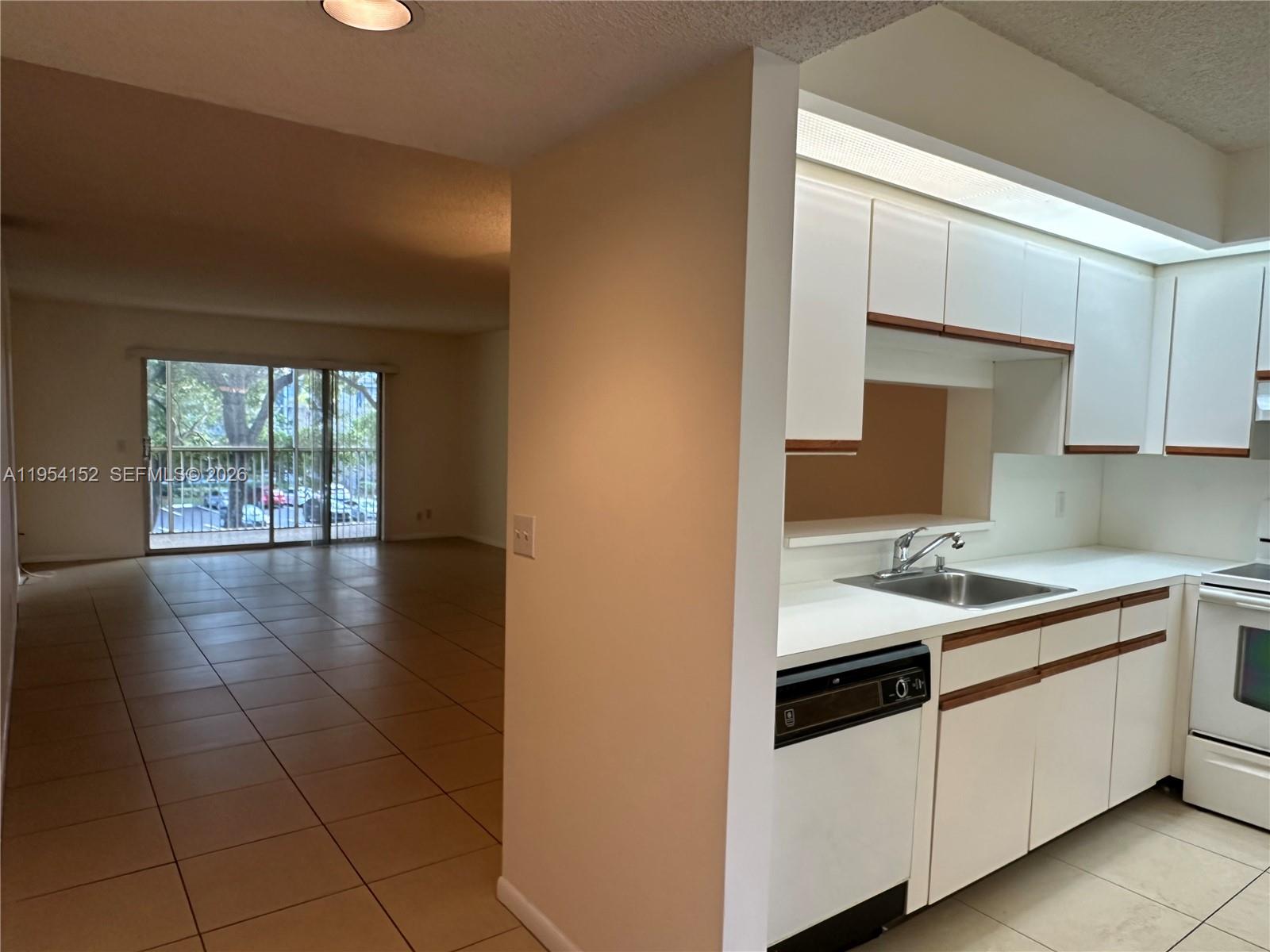 BUCKINGHAM EAST AT CENTUR - Residential Lease