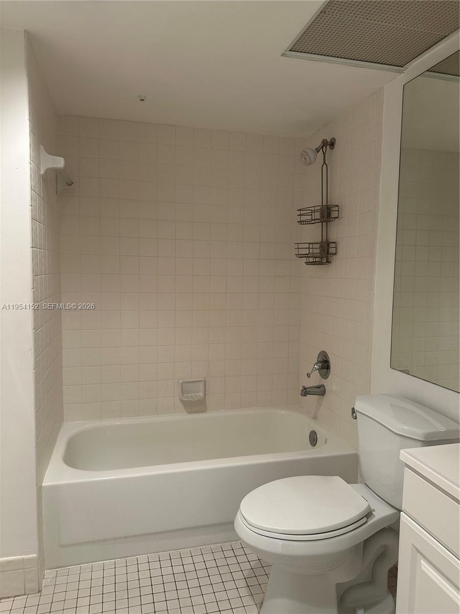 BUCKINGHAM EAST AT CENTUR - Residential Lease