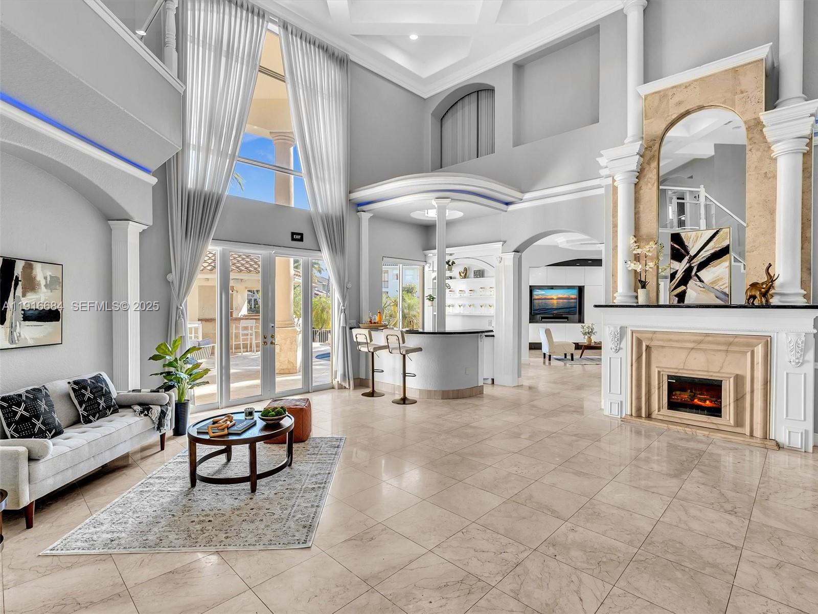 HOLLYWOOD GOLF ESTATES SE - Residential