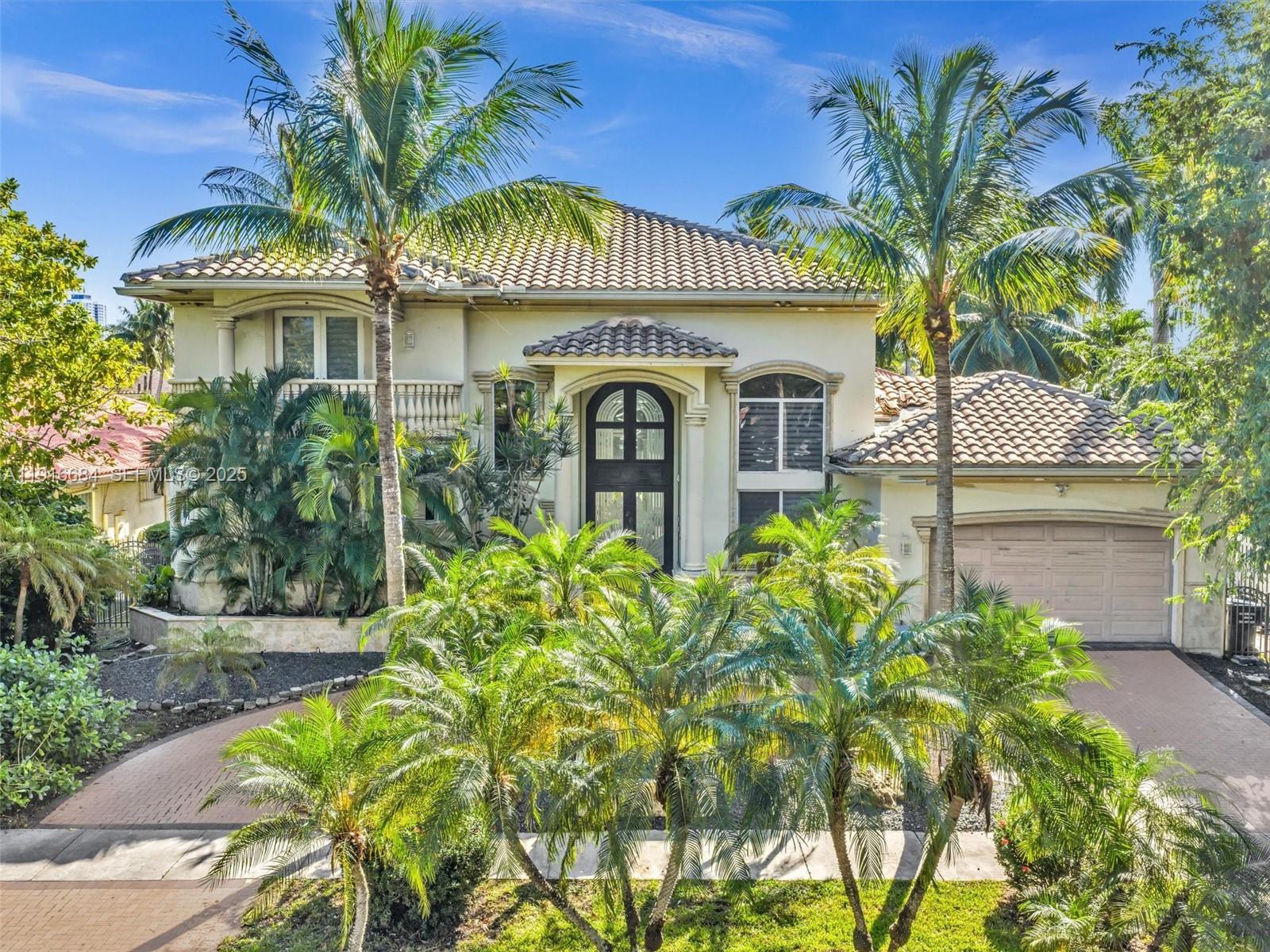 HOLLYWOOD GOLF ESTATES SE - Residential