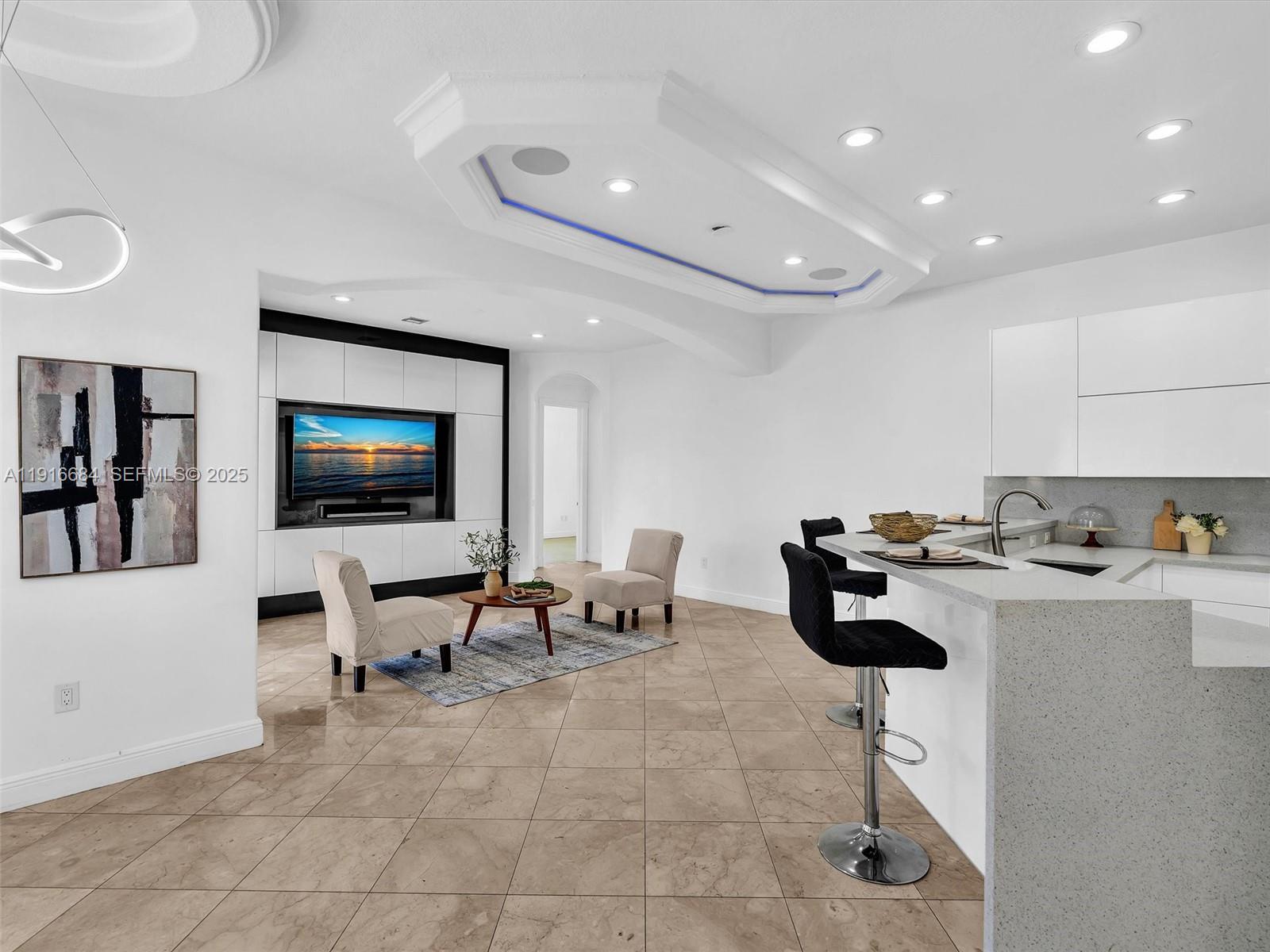 HOLLYWOOD GOLF ESTATES SE - Residential